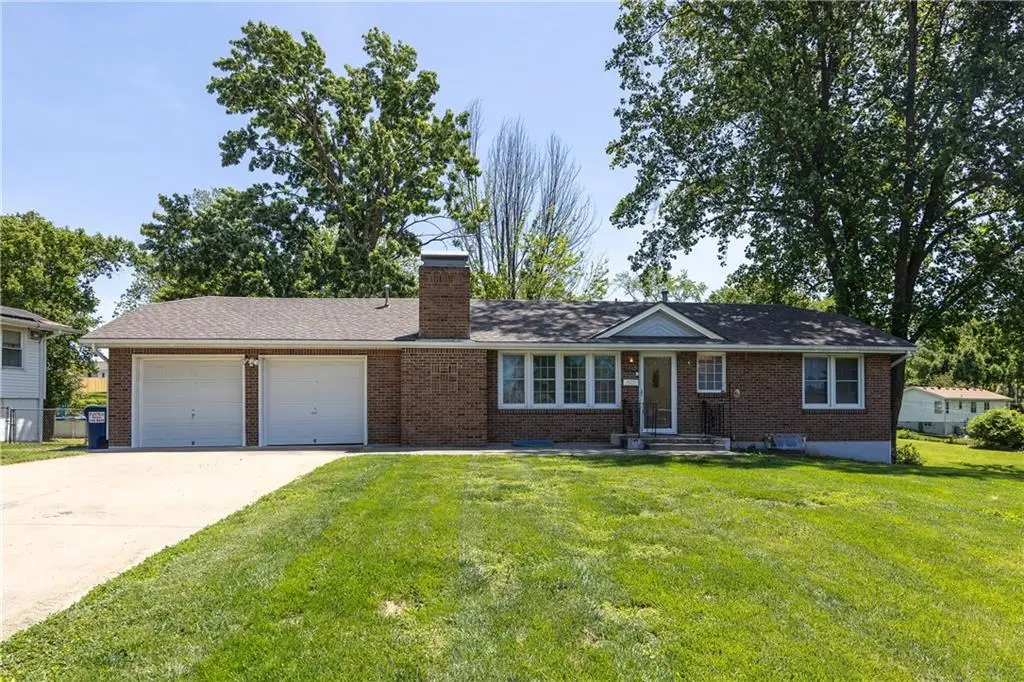 6603 N Grand Avenue, Kansas City, MO 64118 - #1