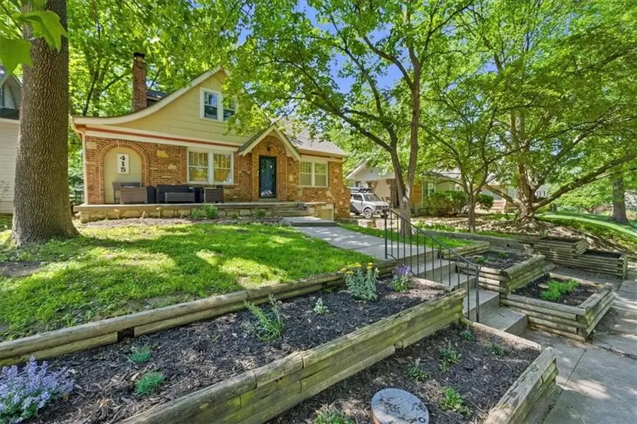 415 E 70th Street, Kansas City, MO 64131 - #3