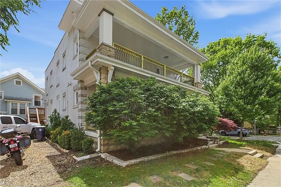 901 E 39th Street, Kansas City, MO 64109 - #2