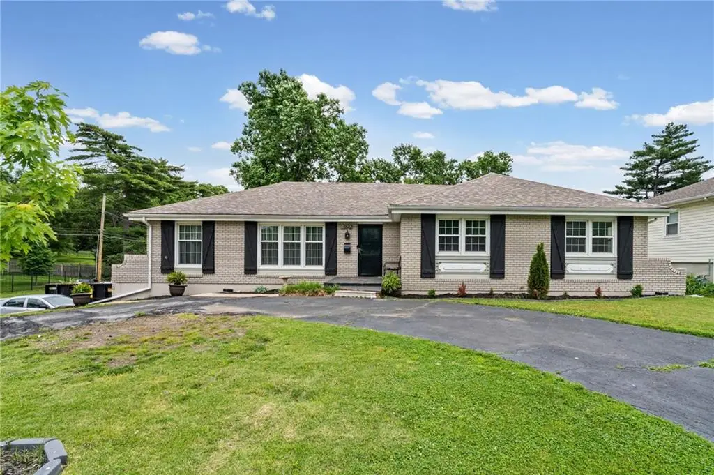 6901 Bluejacket Street, Shawnee, KS 66203 - #1