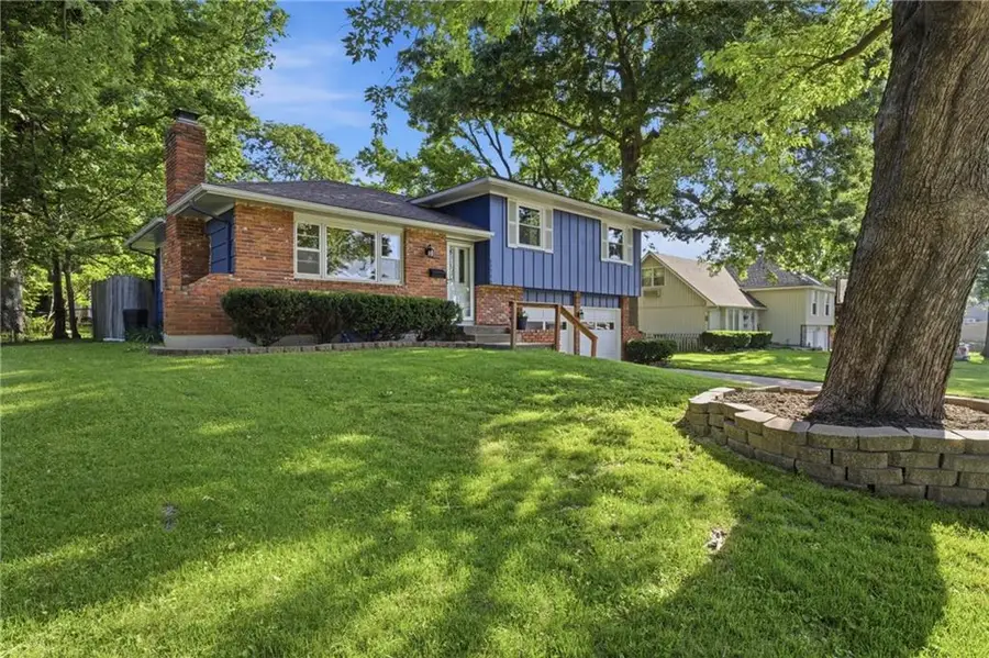 11216 W 71st Street, Shawnee, KS 66203 - #3