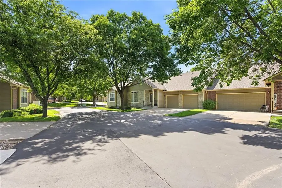 15732 S Sunset Drive #800, Olathe, KS 66062 - #3