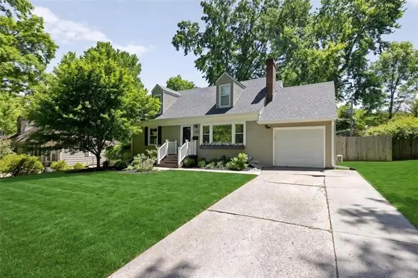 2507 W 79th Terrace, Prairie Village, KS 66208