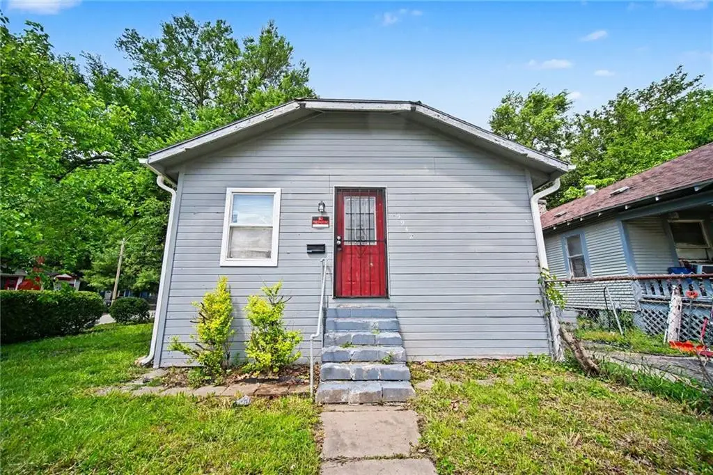 5942 Wabash Avenue, Kansas City, MO 64130 - #1