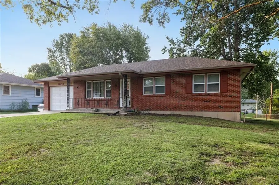 1603 NE 75th Street, Gladstone, MO 64118 - #2