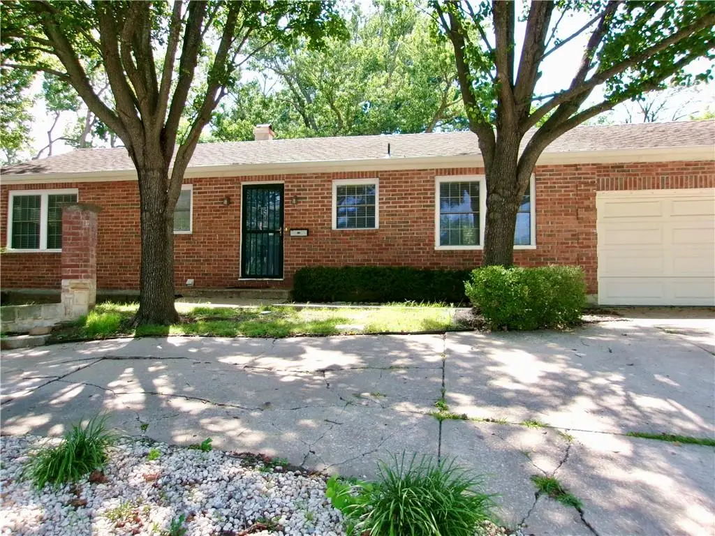 8308 State Line Road, Leawood, KS 66206 - #1