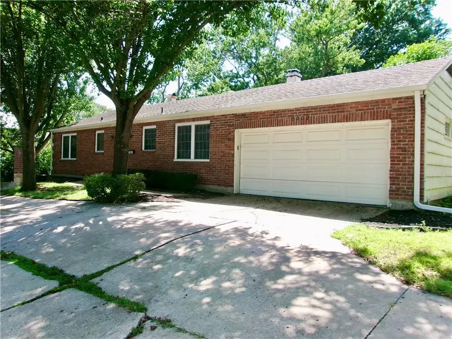 8308 State Line Road, Leawood, KS 66206 - #2