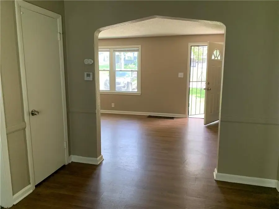 6638 Indiana Avenue, Kansas City, MO 64132 - #3
