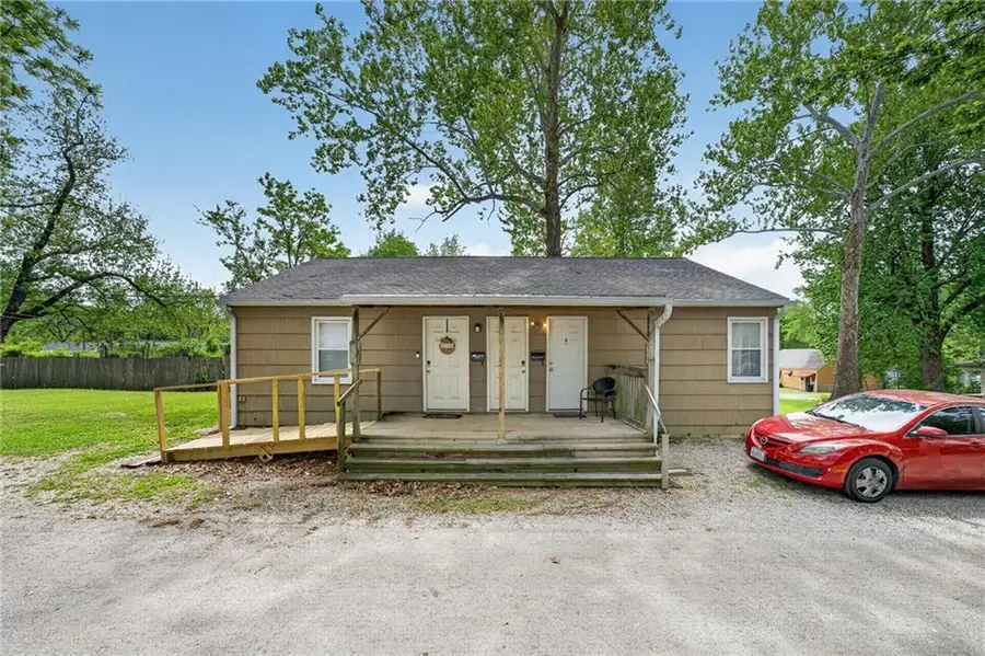 1921 S Ash Avenue, Independence, MO 64052 - #2