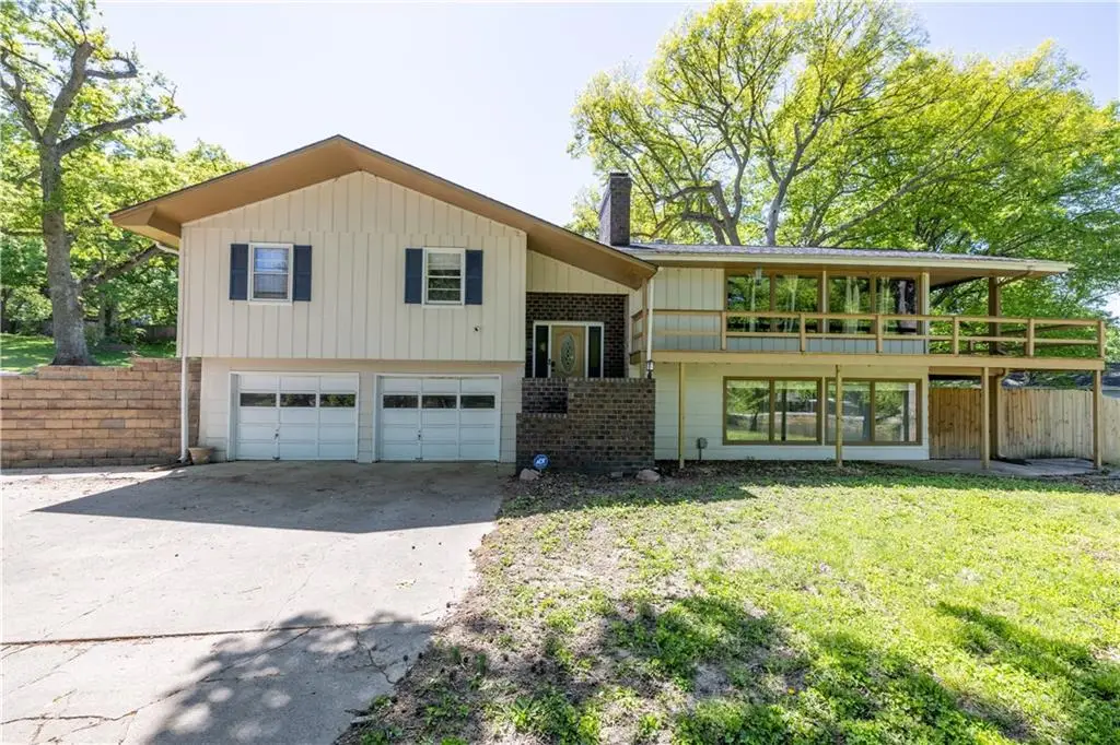 3710 Lakeside Drive, Saint Joseph, MO 64503 - #1