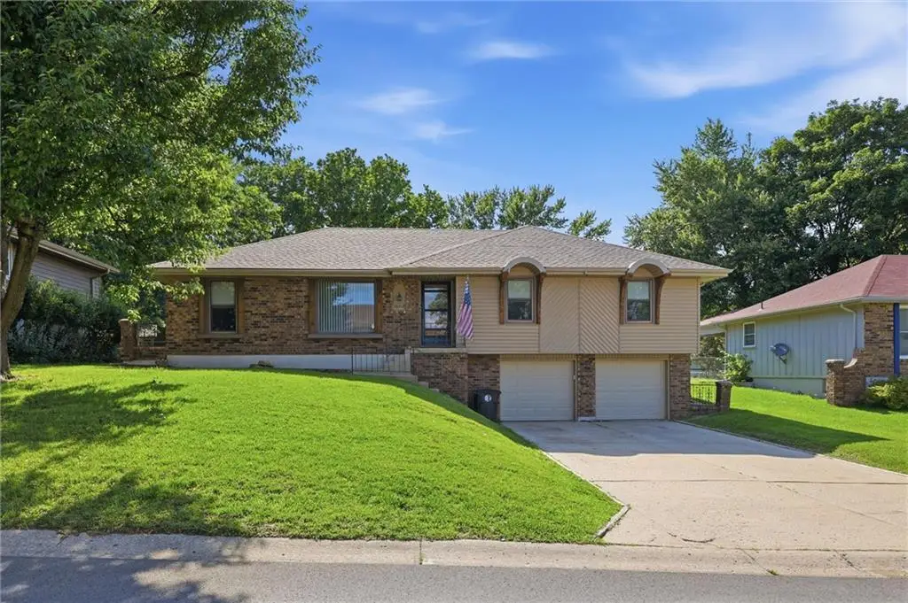 16512 Spring Valley Road, Belton, MO 64012 - #1