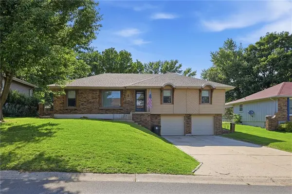 16512 Spring Valley Road, Belton, MO 64012