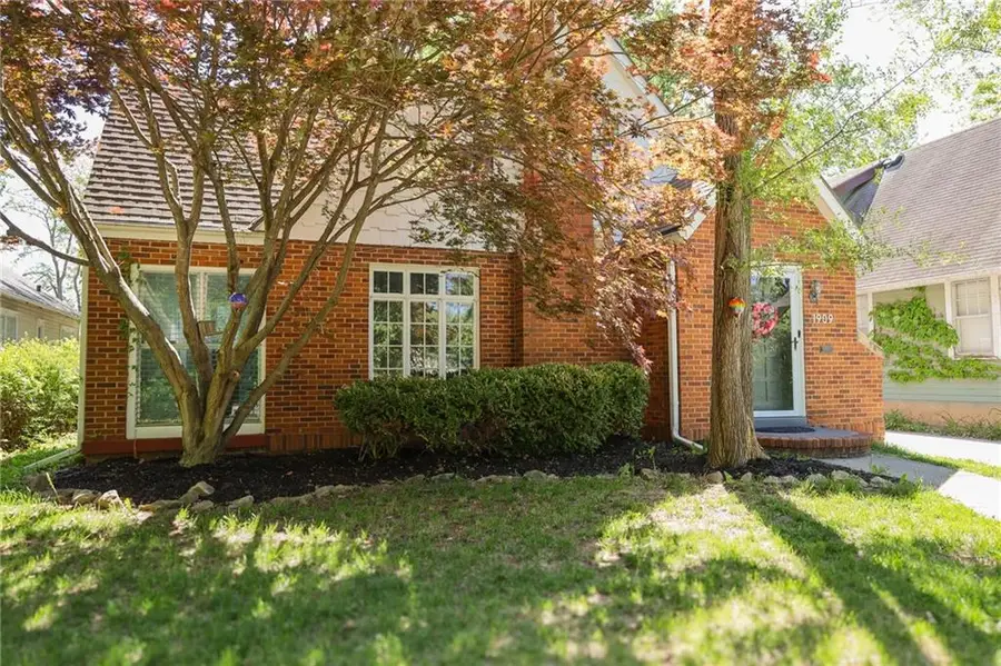1909 Lovers Lane, Saint Joseph, MO 64505 - #2