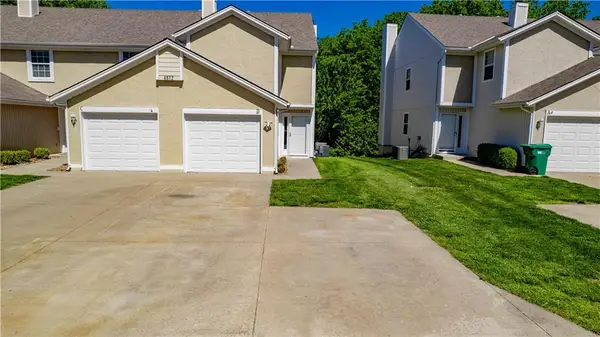 4612 NE Whispering Winds D Drive, Lee's Summit, MO 64064