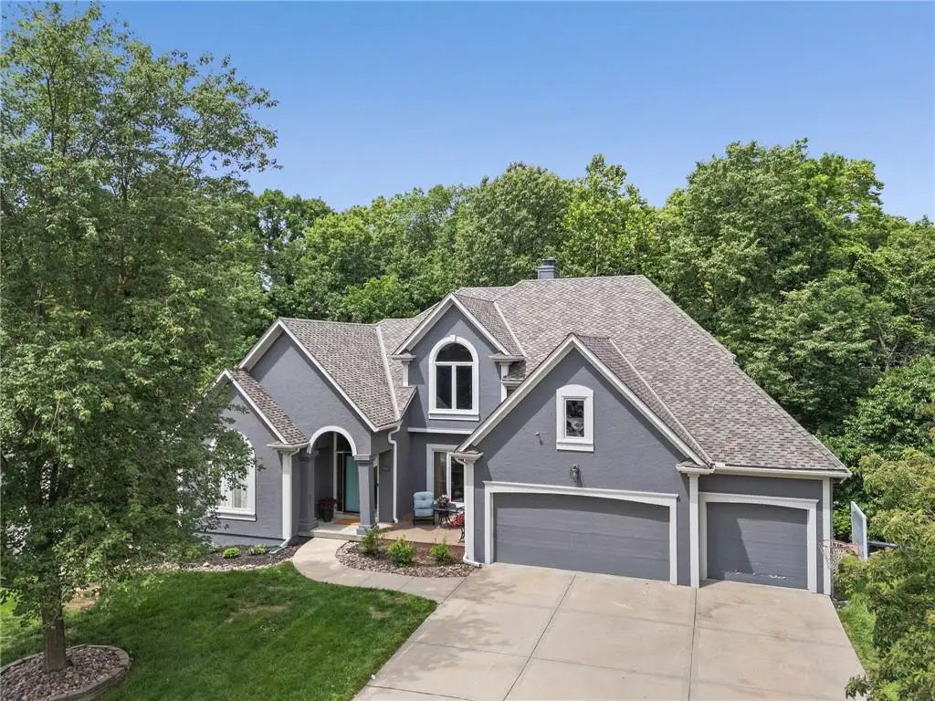 5812 Manor Lane, Parkville, MO 64152 - #1