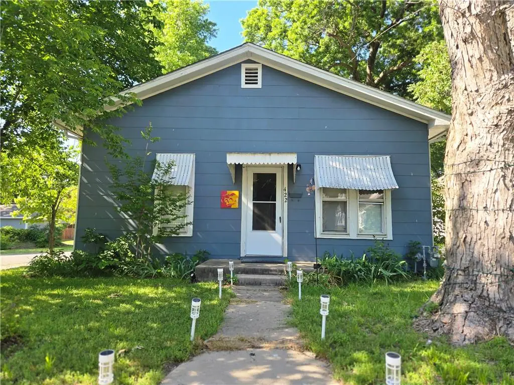 422 W 9th Street, Pittsburg, KS 66762 - #1
