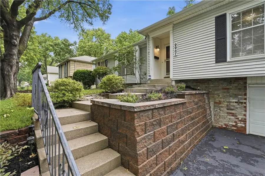 9947 Ballentine Street, Overland Park, KS 66214 - #2