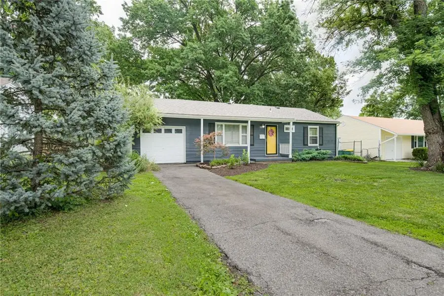 7323 Maple Street, Overland Park, KS 66204 - #2