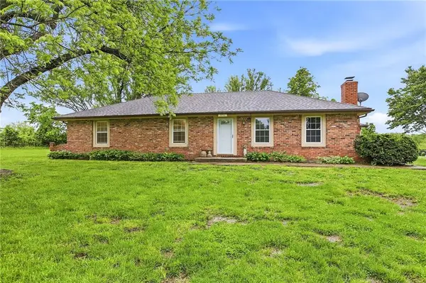 33701 E 275th Street, Garden City, MO 64747