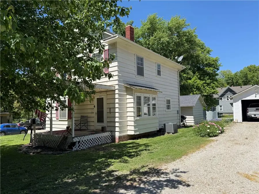 214 Miami Street, Hiawatha, KS 66434 - #2