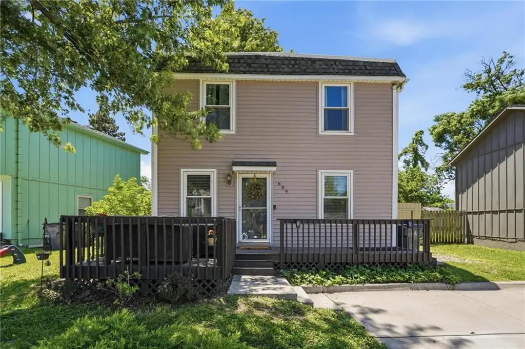 609 E Bristol Lane, Olathe, KS 66061 - #1