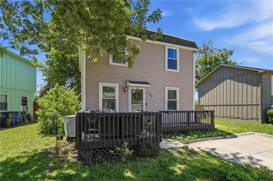 609 E Bristol Lane, Olathe, KS 66061 - #2