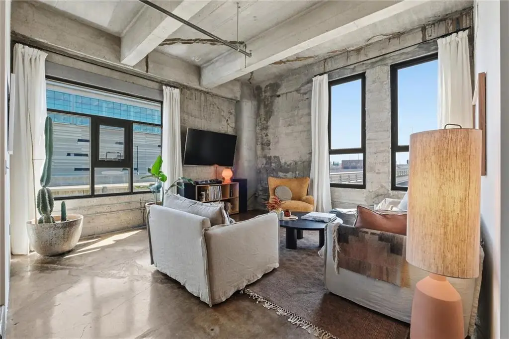 360 W Pershing Road #190, Kansas City, MO 64108 - #1