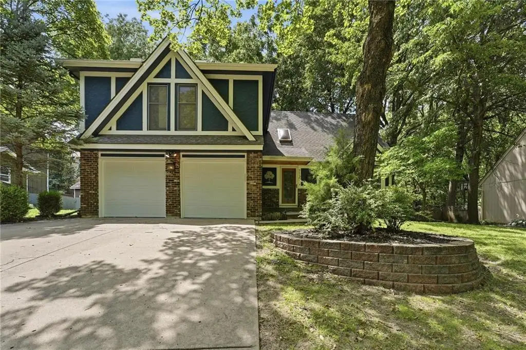 7130 N Woodland Avenue, Gladstone, MO 64118 - #1