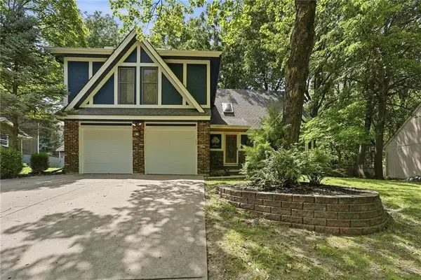 7130 N Woodland Avenue, Gladstone, MO 64118