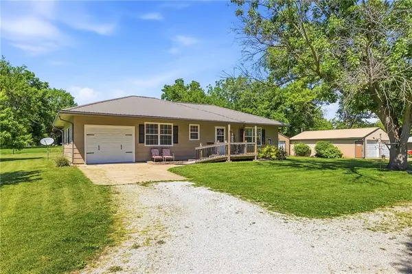 4 Skyline Drive, Adrian, MO 64720
