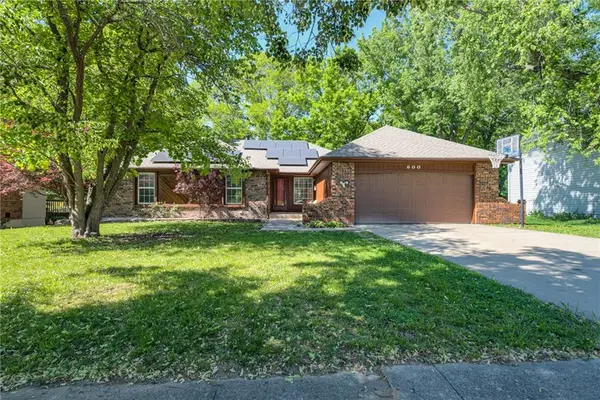 600 NW 66th Street, Kansas City, MO 64118