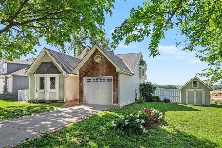 105 Sixth Street, Smithville, MO 64089 - #2