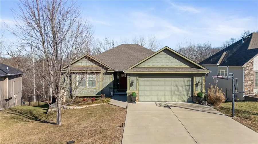 483 S 137th Place, Bonner Springs, KS 66012 - #3