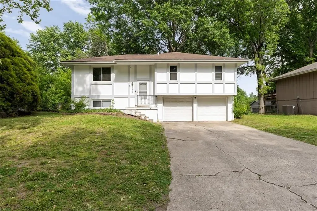 1613 Oak Street, Oak Grove, MO 64075 - #1