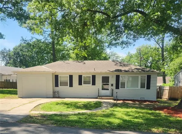 2102 S Claremont Avenue, Independence, MO 64052