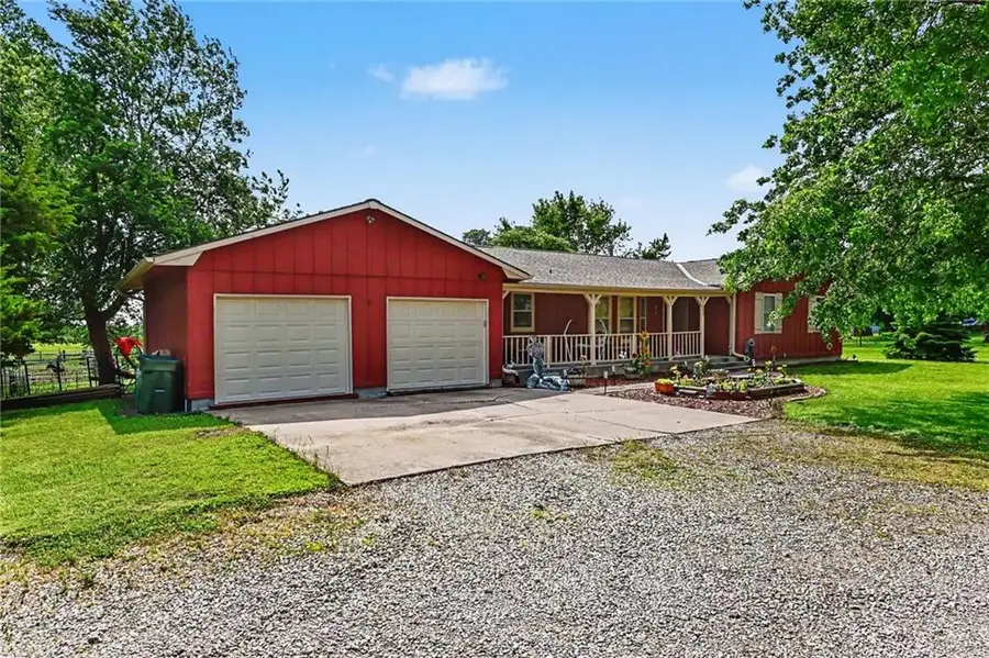 1301 W 8th Street, Edgerton, KS 66021 - #2