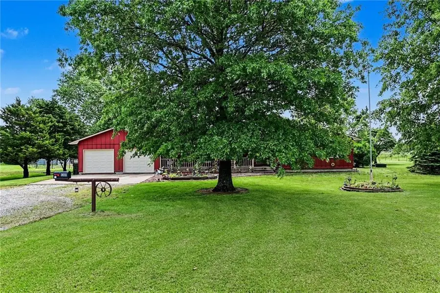 1301 W 8th Street, Edgerton, KS 66021 - #3