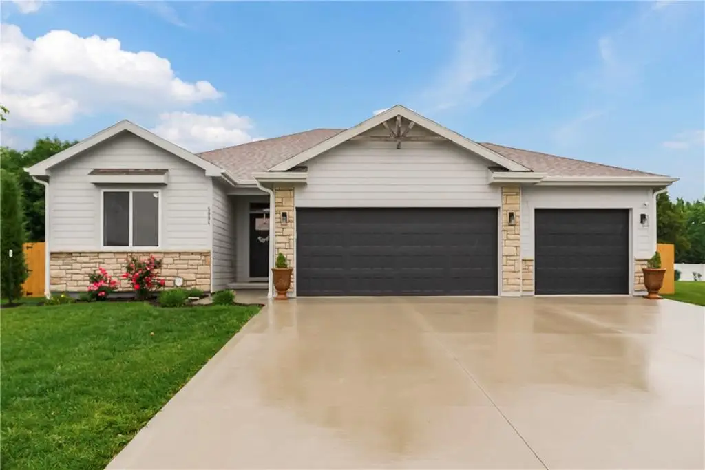 5004 Cedar Grove Way, Lawrence, KS 66049 - #1