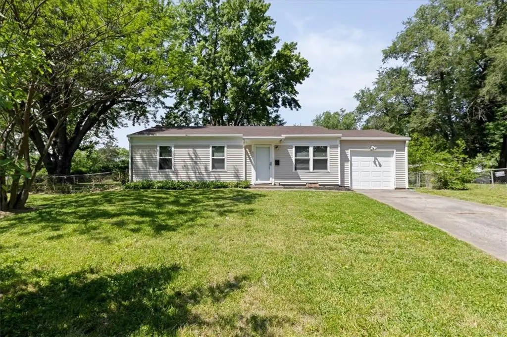 406 N Geronimo Drive, Independence, MO 64056 - #1
