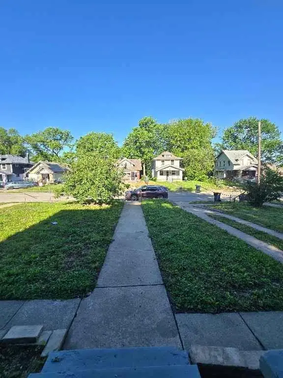 5611 Highland Avenue, Kansas City, MO 64110 - #2