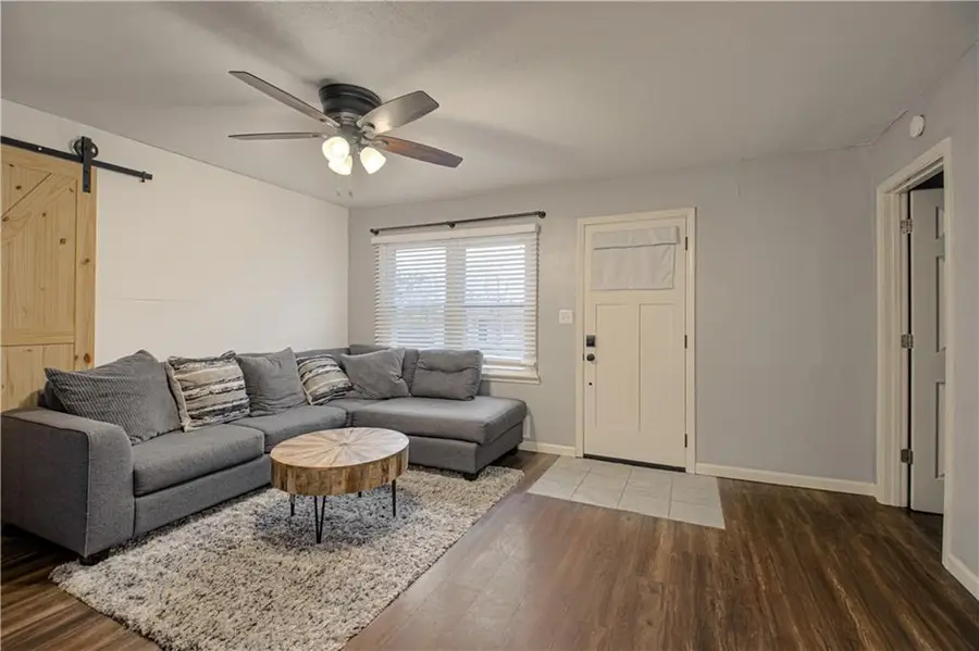 7909 N Pennsylvania Avenue, Kansas City, MO 64118 - #2