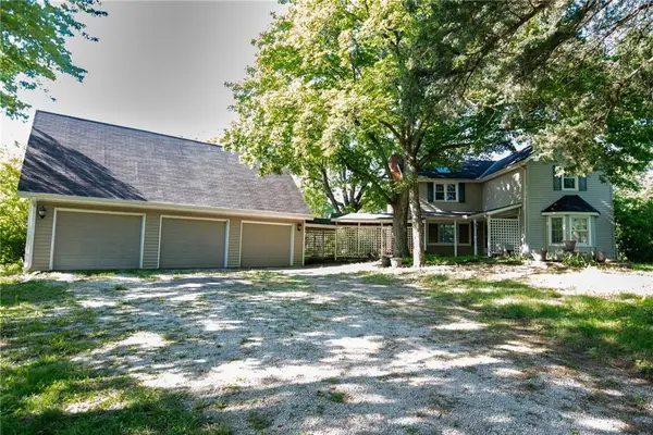 38305 E Faulkenberry Road, Lone Jack, MO 64070