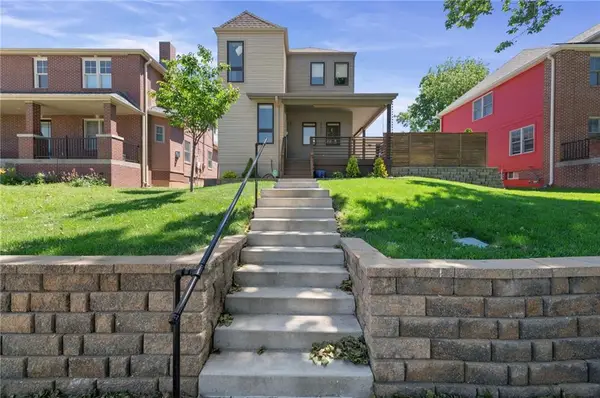 2445 Tracy Avenue, Kansas City, MO 64108