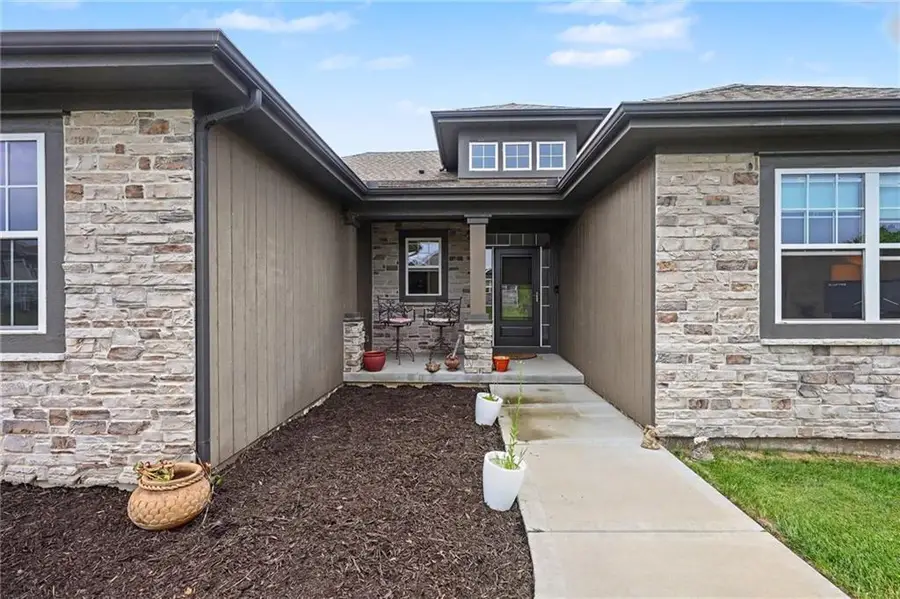 19601 W 210th Street, Spring Hill, KS 66083 - #3