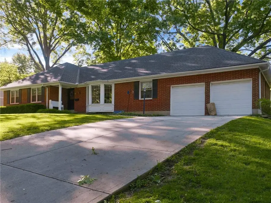 4411 W 97 Street, Overland Park, KS 66207 - #2