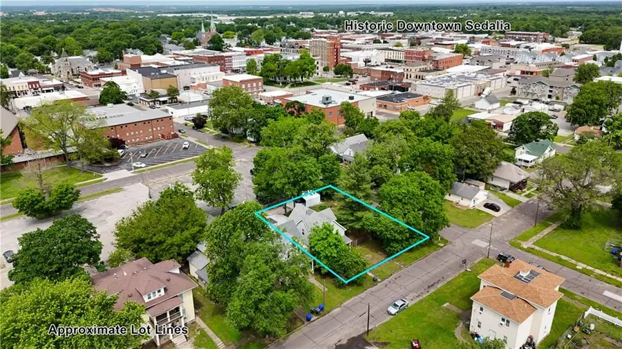 602 S Washington Avenue, Sedalia, MO 65301 - #2