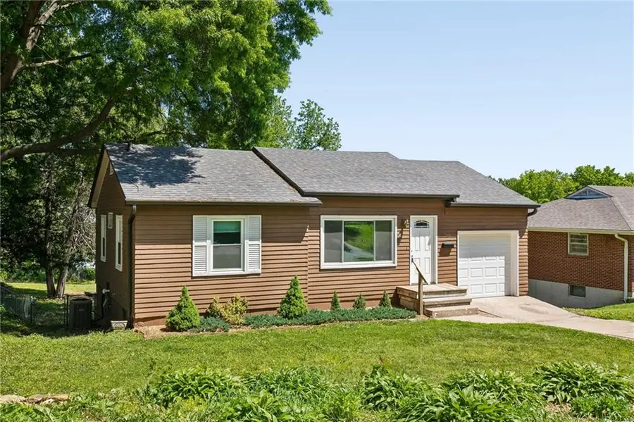 748 Hillside Avenue, Liberty, MO 64068 - #2