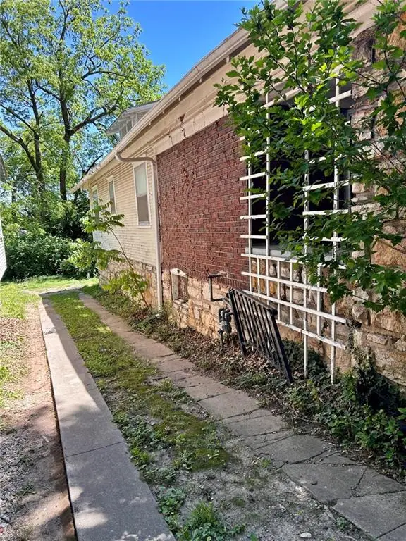 3419 Bales Avenue, Kansas City, MO 64128 - #3