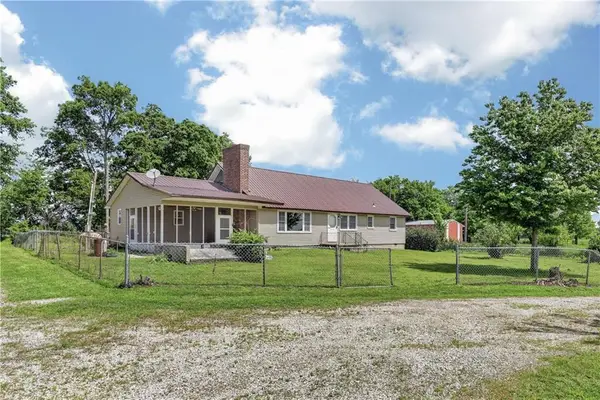 10784 70th Street, Chetopa, KS 67336