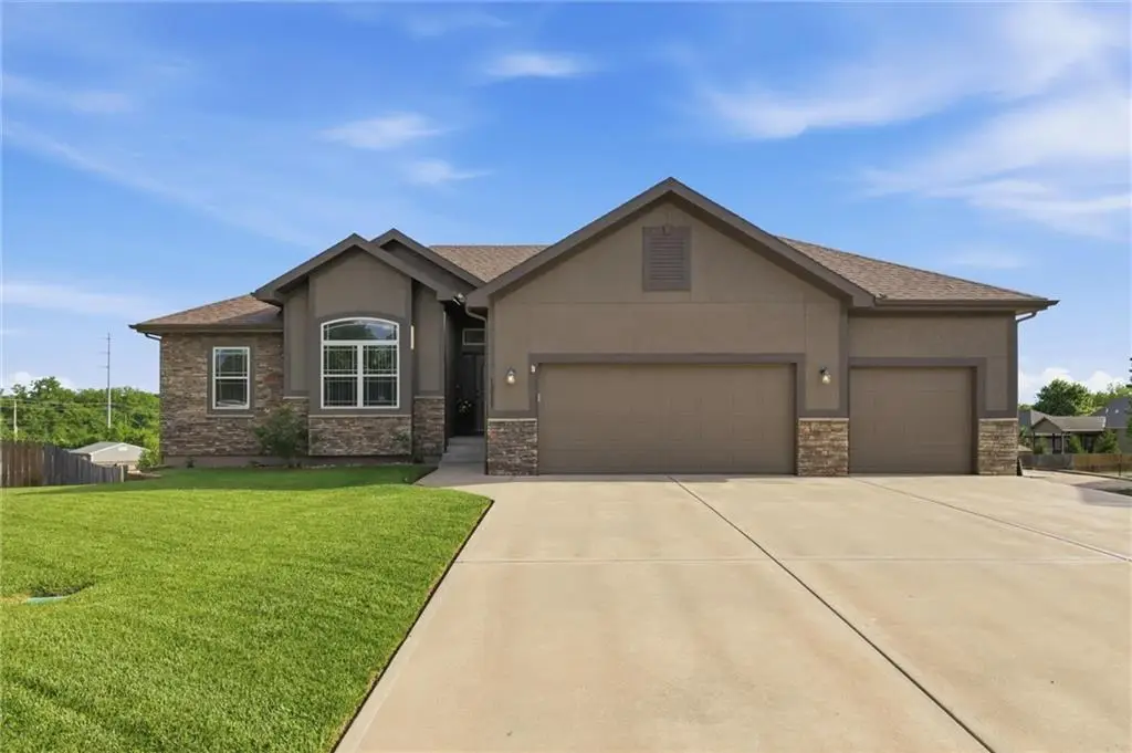 12337 Farrow Avenue, Kansas City, KS 66109 - #1